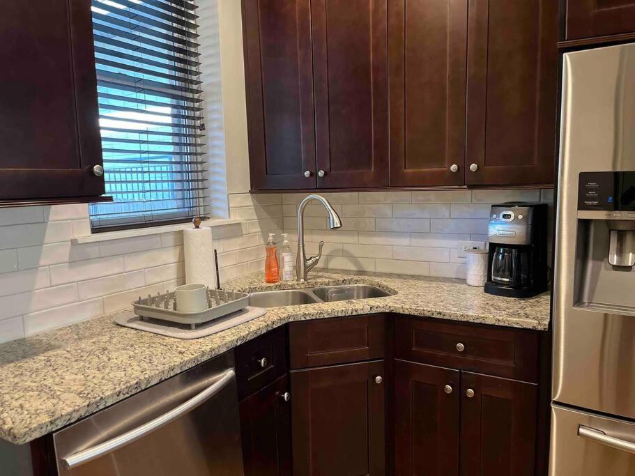 Trendy West Town Flat - 2 Bed / 1.5 Bath W Parking Διαμέρισμα Σικάγο Εξωτερικό φωτογραφία